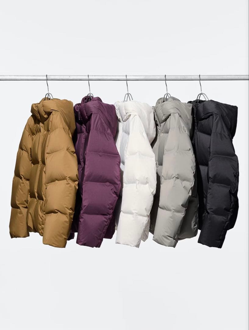 【2025新作】ユニクロ　シームレスダウンパーカ　L レディース