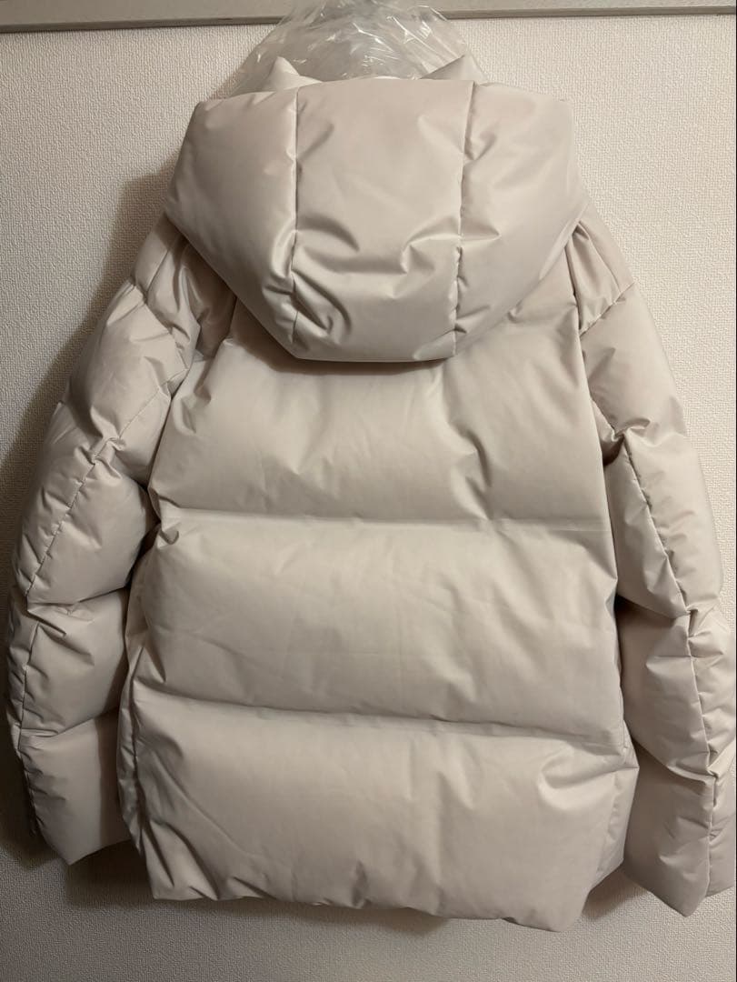 【2025新作】ユニクロ　シームレスダウンパーカ　L レディース