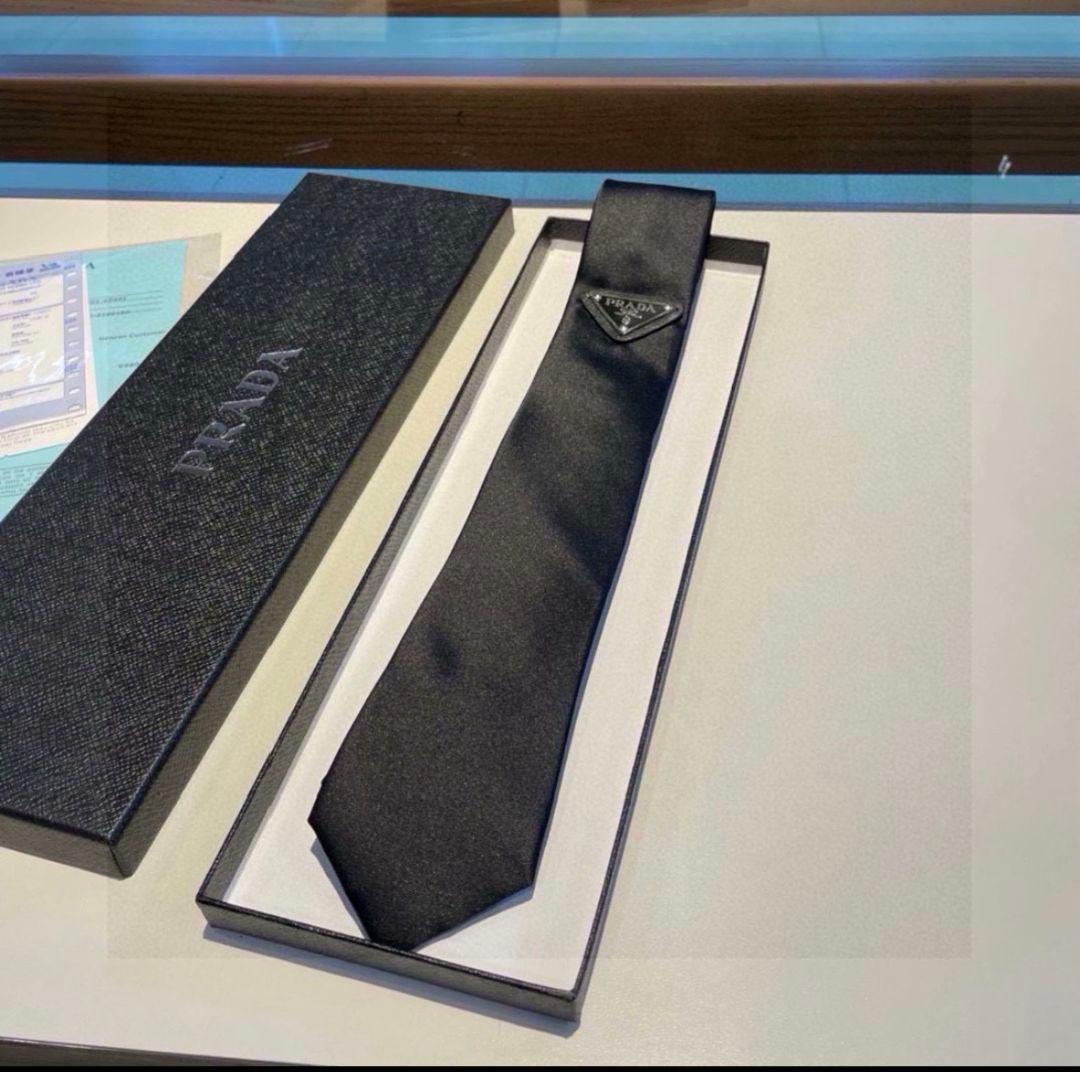 PRADA ネクタイ シルク ブラック 箱付き