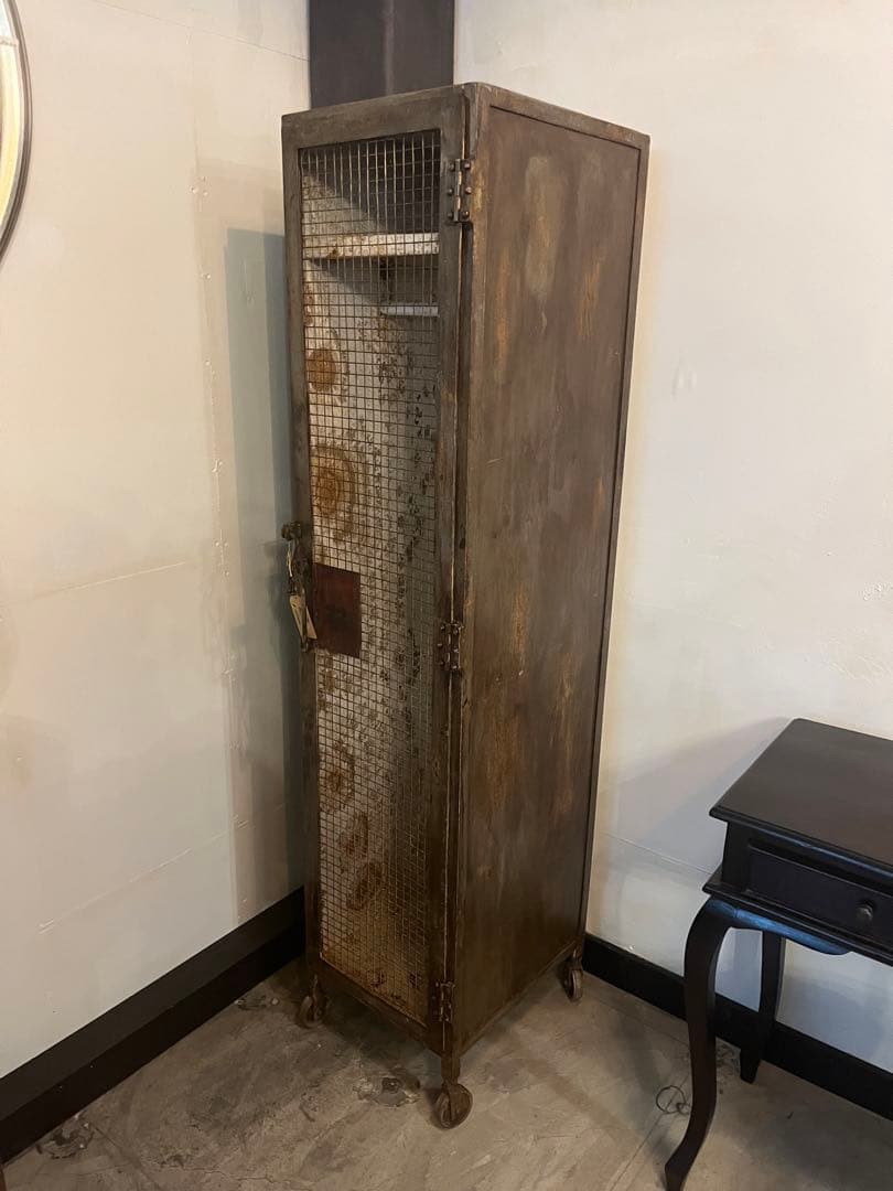 インダストリアル　ロッカー　ヴィンテージ　シャビー