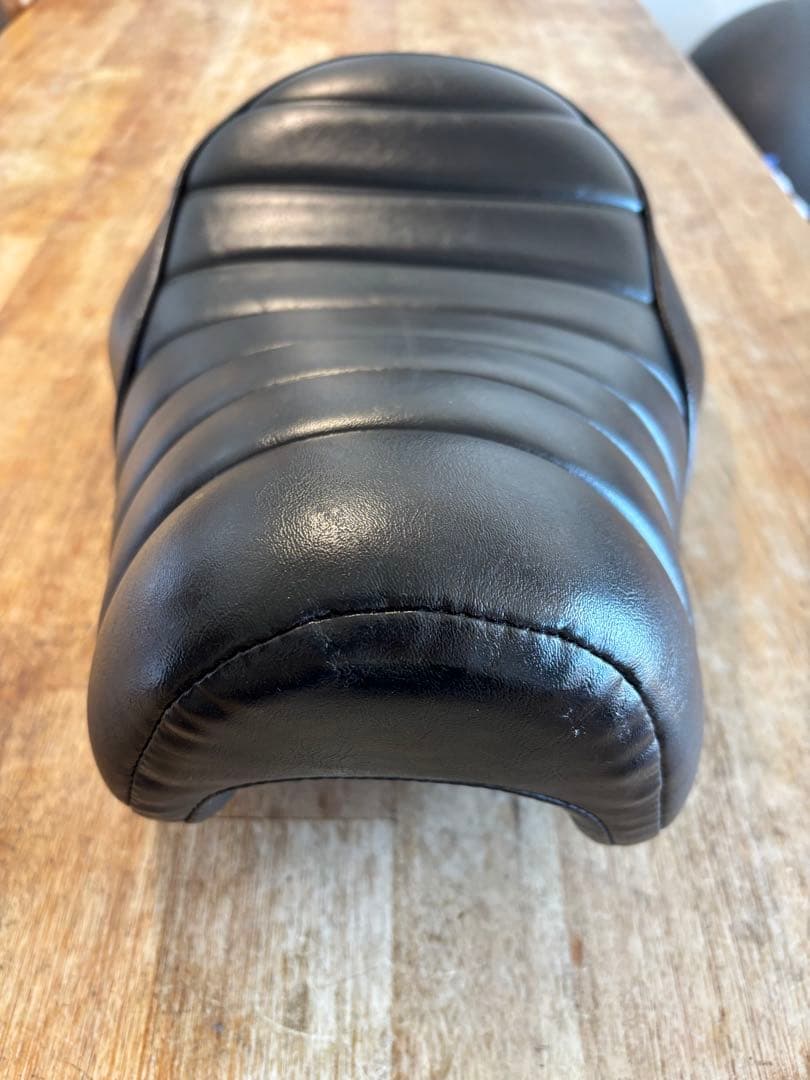 ハーレー　スポーツスター　純正シート XL883N アイアン