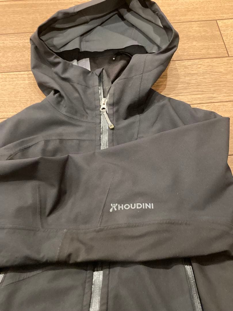 HOUDINIフーディ二　マウンテンパーカー黒ソフトジェル日本Mサイズ相当