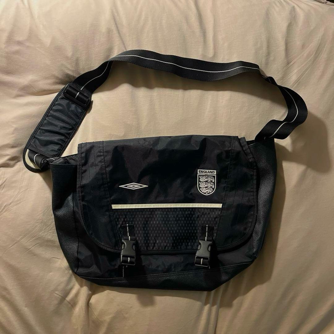Cityboy Umbro ブラックメッセンジャーバッグ イングランドモデル