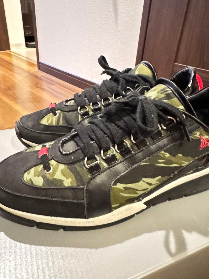 【サンダー】ディースクエアード　迷彩柄& 1964 ネイビースニーカー