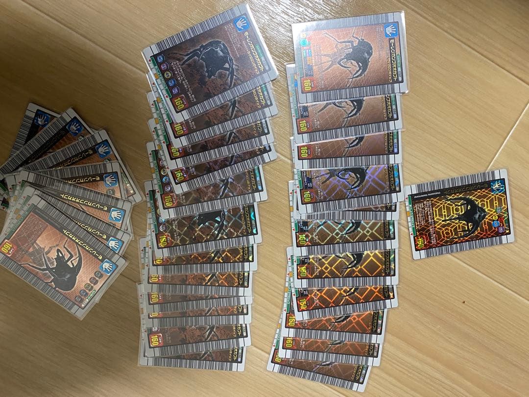 巻*様 最終値下げ！ムシキング420枚まとめ売り　キラ303枚　その他117枚ノ