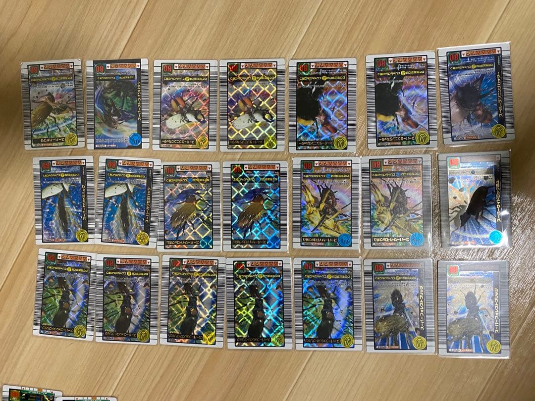 巻*様 最終値下げ！ムシキング420枚まとめ売り　キラ303枚　その他117枚ノ