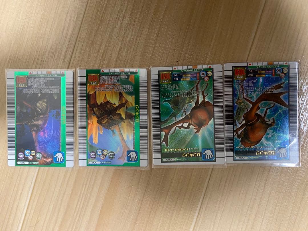 巻*様 最終値下げ！ムシキング420枚まとめ売り　キラ303枚　その他117枚ノ