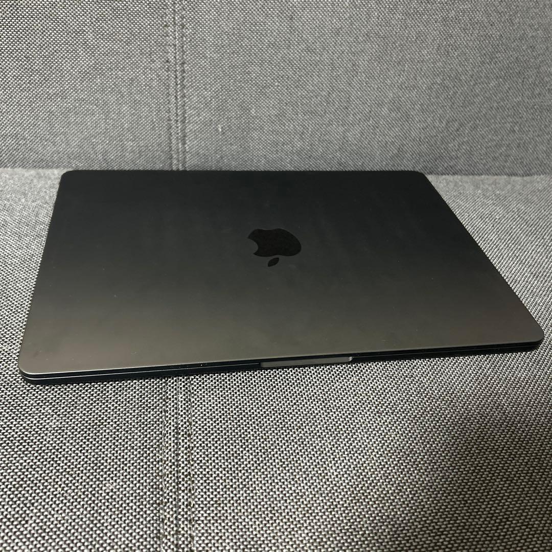 MacBook Air ミッドナイト　100%バッテリー