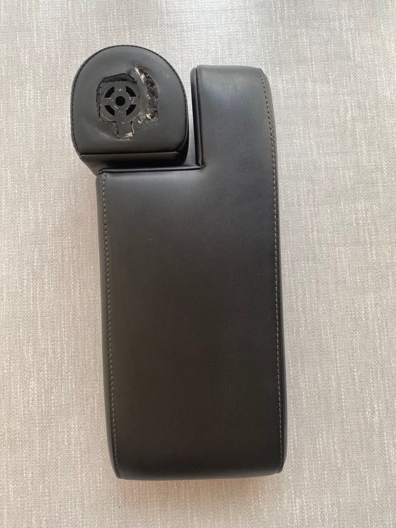 新型ステップワゴン　アームレスト