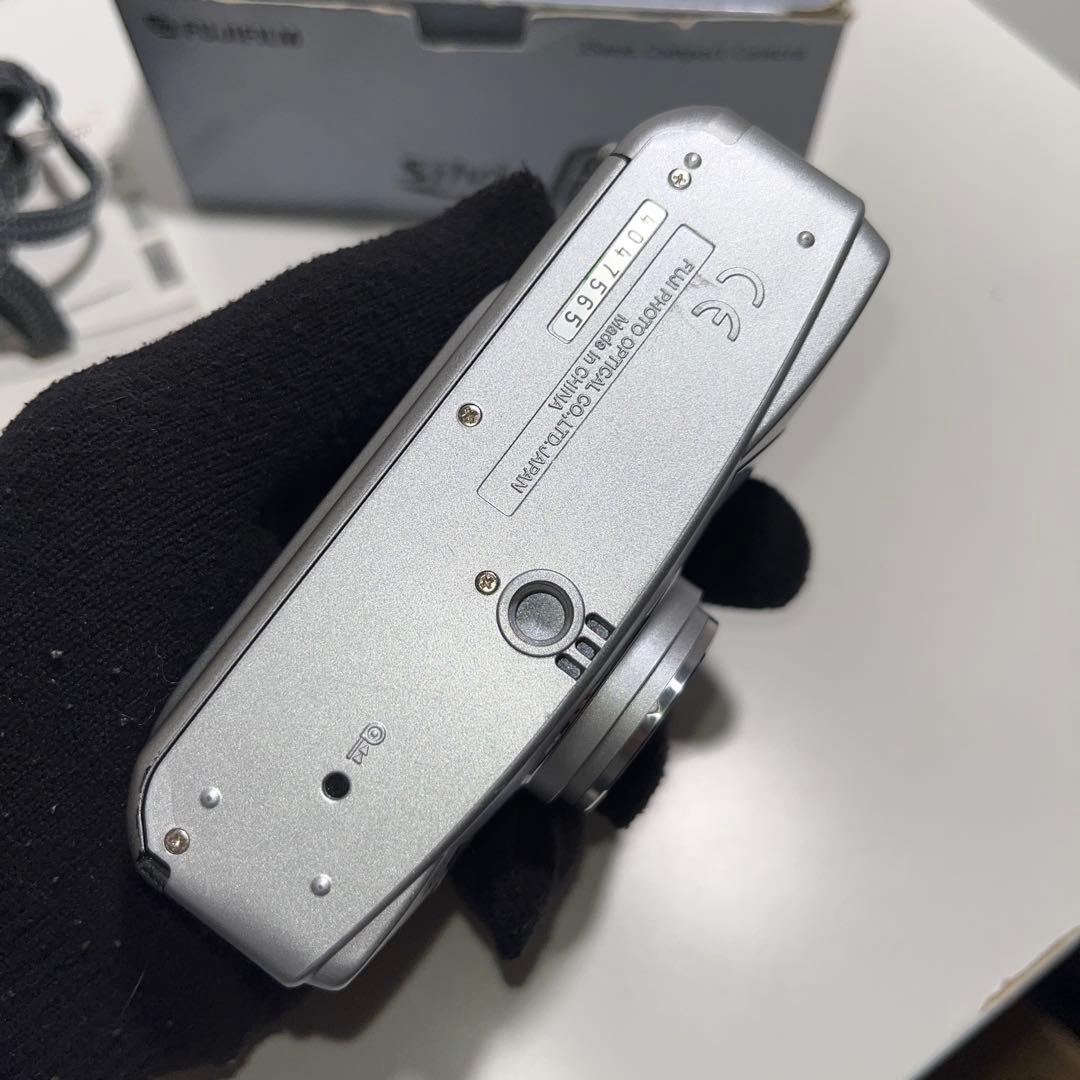 Fujifilm Silvi F2.8 （元箱・リモコン・ストラップあり）