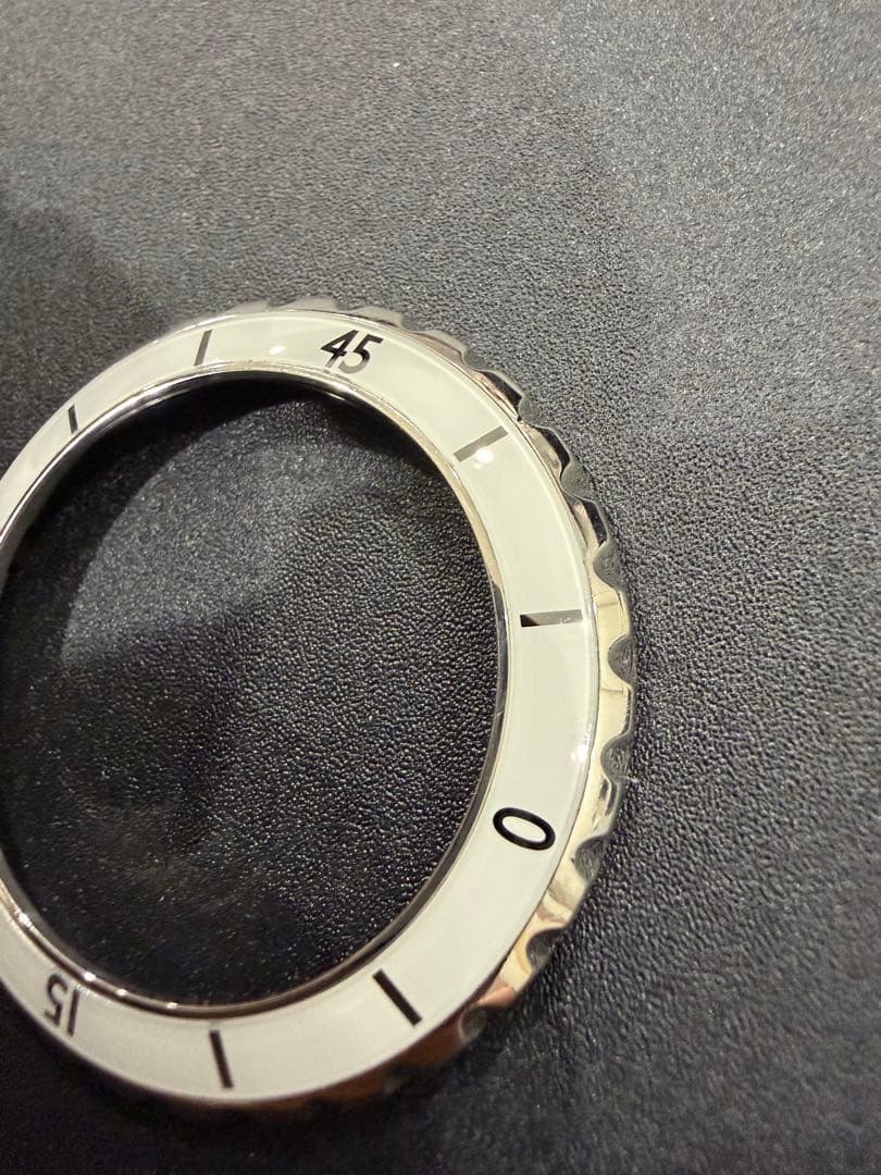 H2009 CHANEL純正ベゼル　　ホワイト