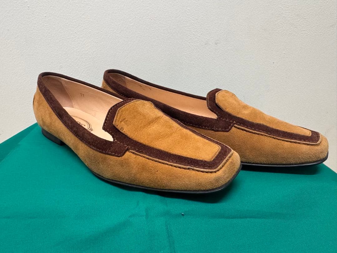 TOD’Sトッズスエードローファー37 ブラウン×キャメルイタリア製 箱・袋なし