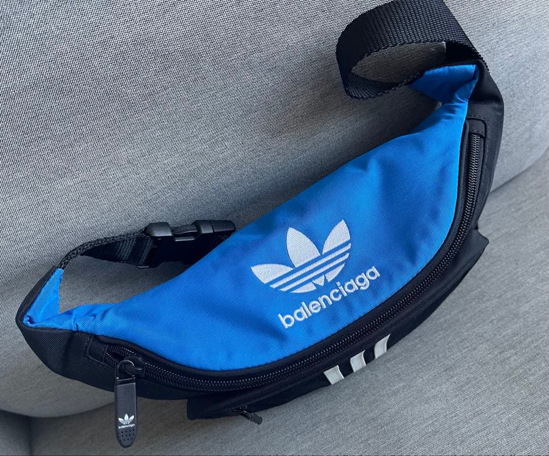定価135000円⭐︎バレンシアガxアディダス コラボボディバッグ 未使用新品