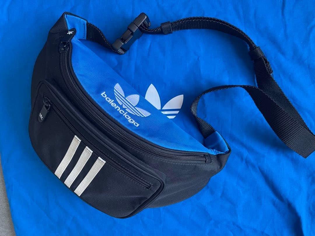 定価135000円⭐︎バレンシアガxアディダス コラボボディバッグ 未使用新品