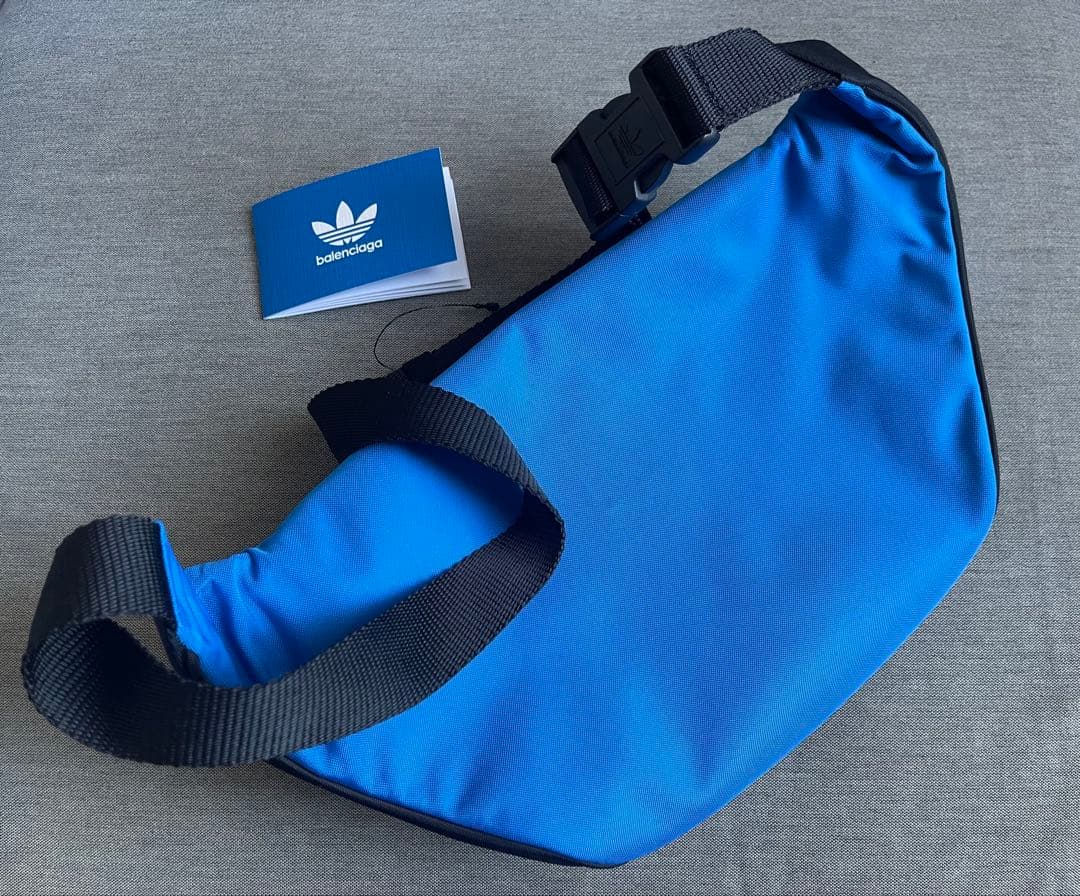 定価135000円⭐︎バレンシアガxアディダス コラボボディバッグ 未使用新品