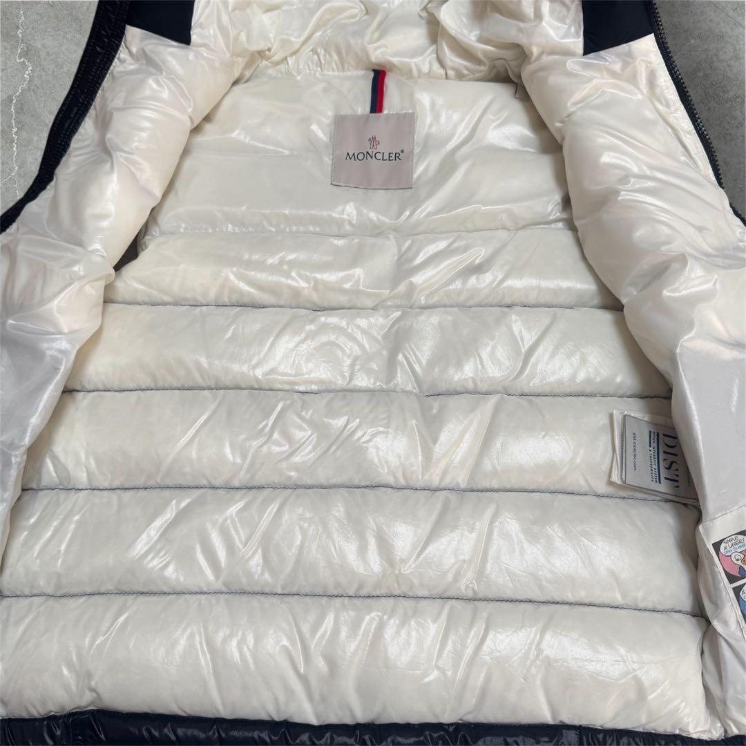 【美品】 モンクレール MONTREUIL レタリングロゴ ダウンベスト