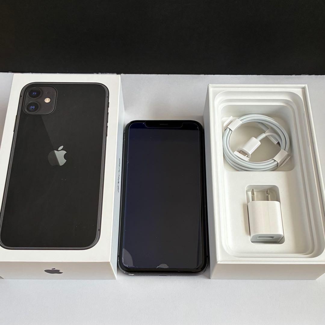 Apple iPhone 11 128GBブラック 本体 レンズ・背面ひび割れ