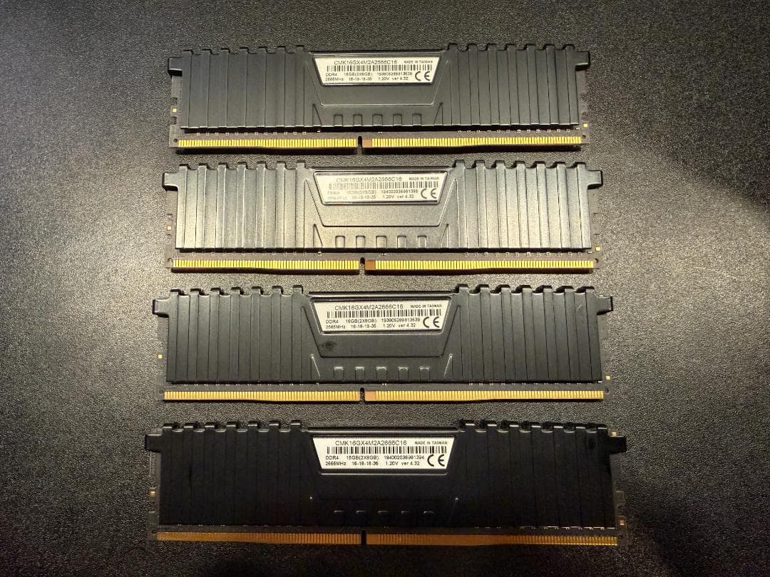 Corsair 32GB (2 x 8GB 2組) DDR4 2666