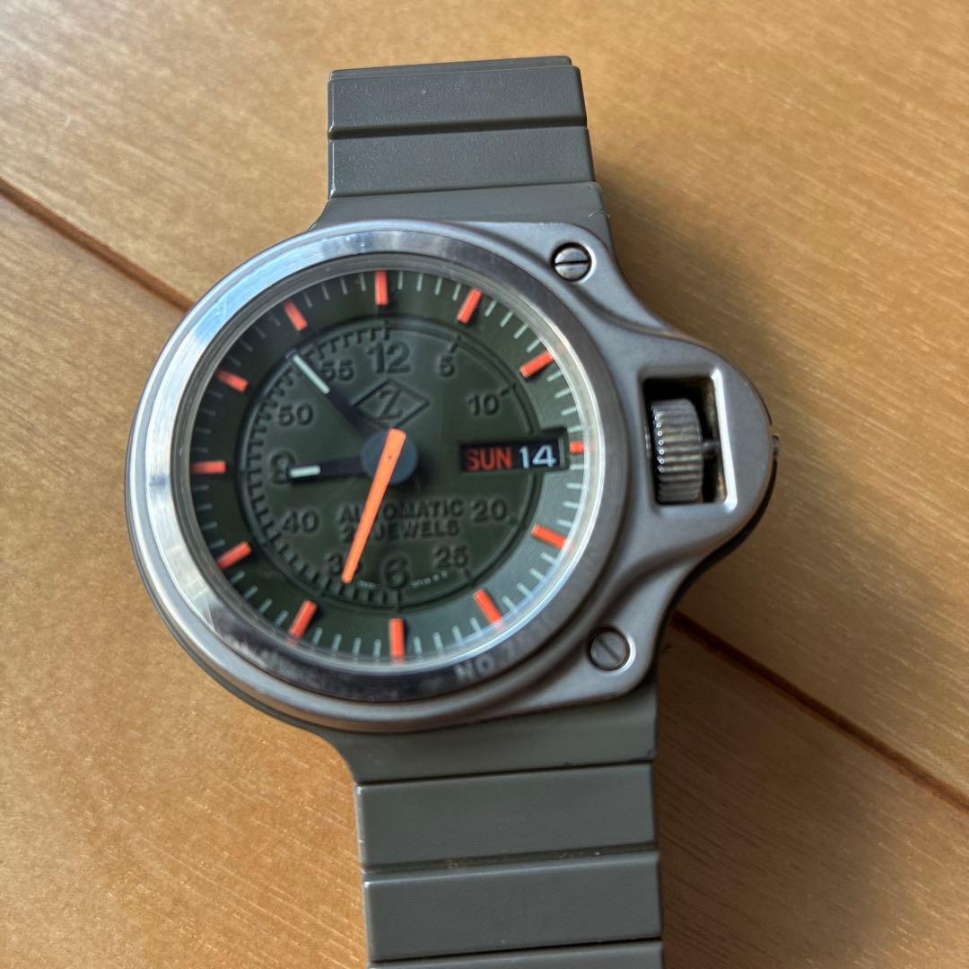 SEIKO x CABANE de ZUCCA ダッシュボード　カーキ