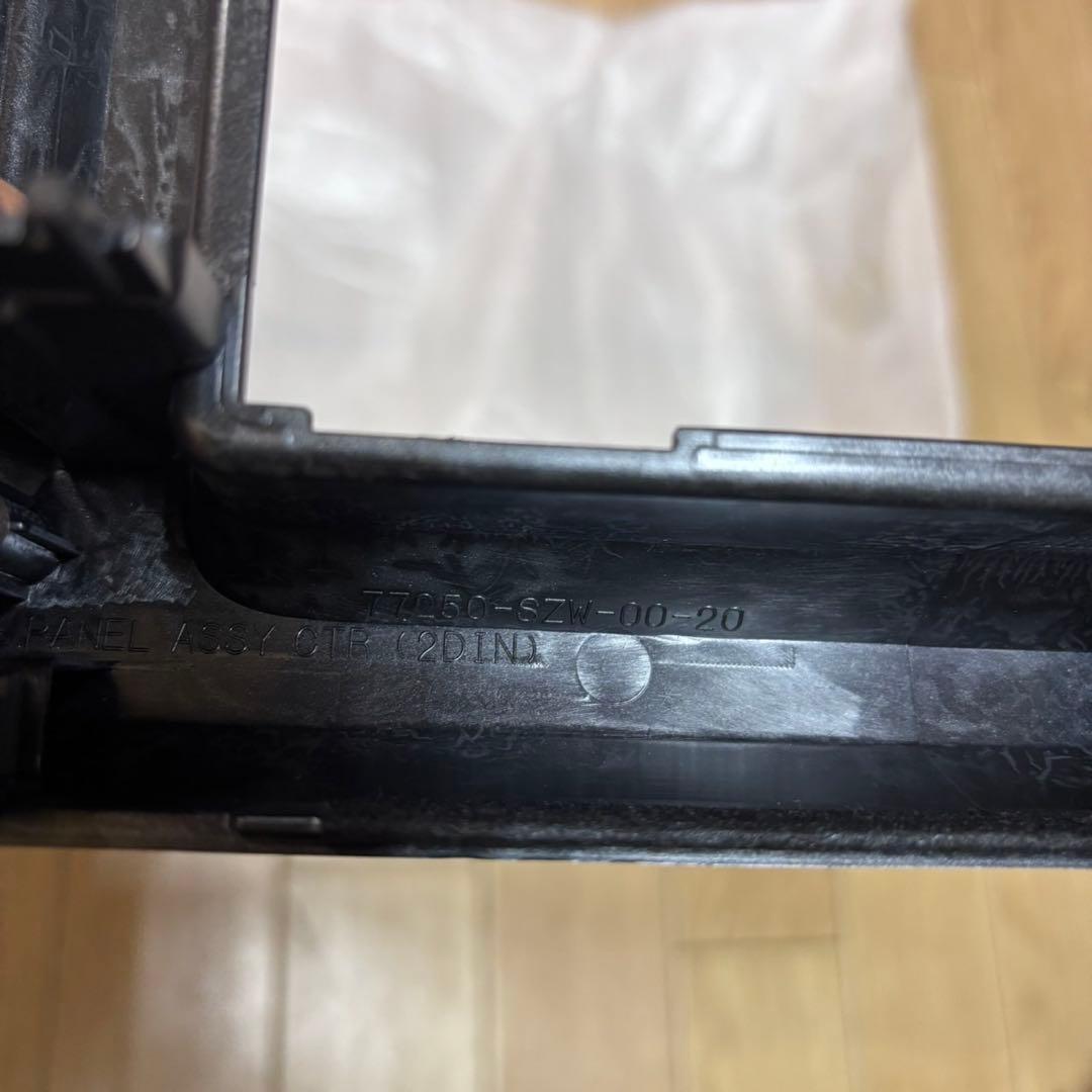 ステップワゴン 純正 ナビ オーディオパネル 77250-SZW-00-20