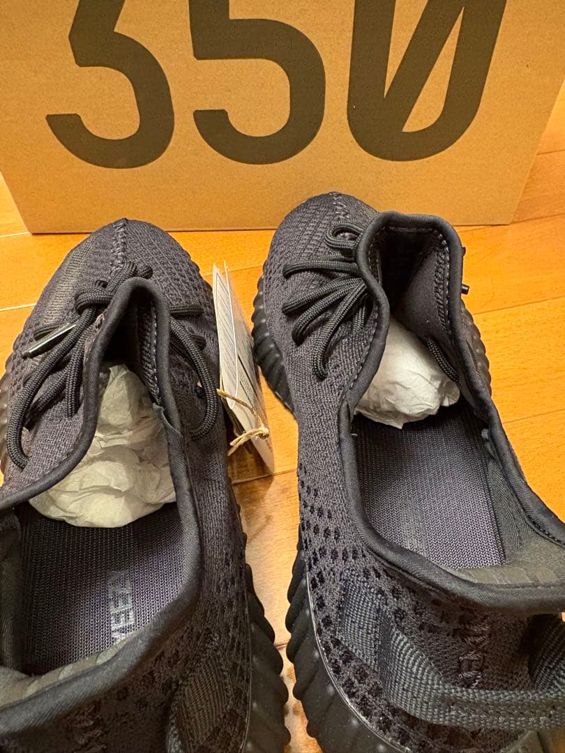 新品未使用 adidas YEEZY Boost350 V2 285J