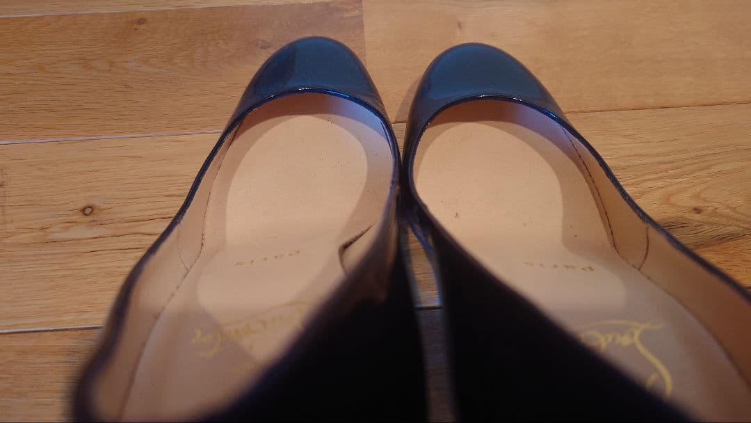 Christian Louboutin パリ ブラックハイヒール