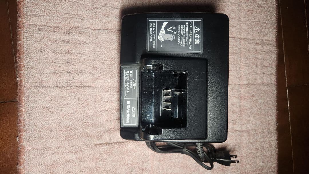 Panasonic バッテリー充電器　NKJ069Z1