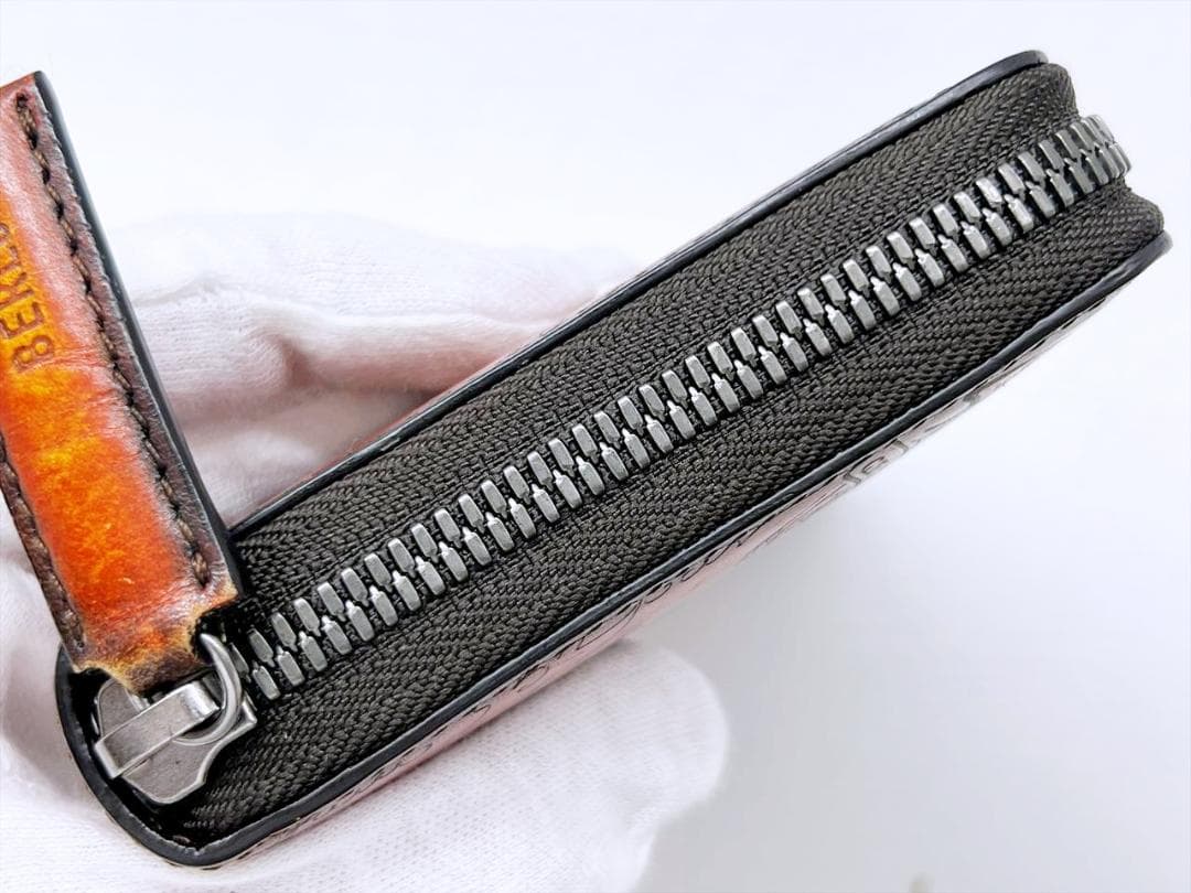 美品　ベルルッティ　イタウバ　スクリットレザー　ロングジップウォレット　長財布
