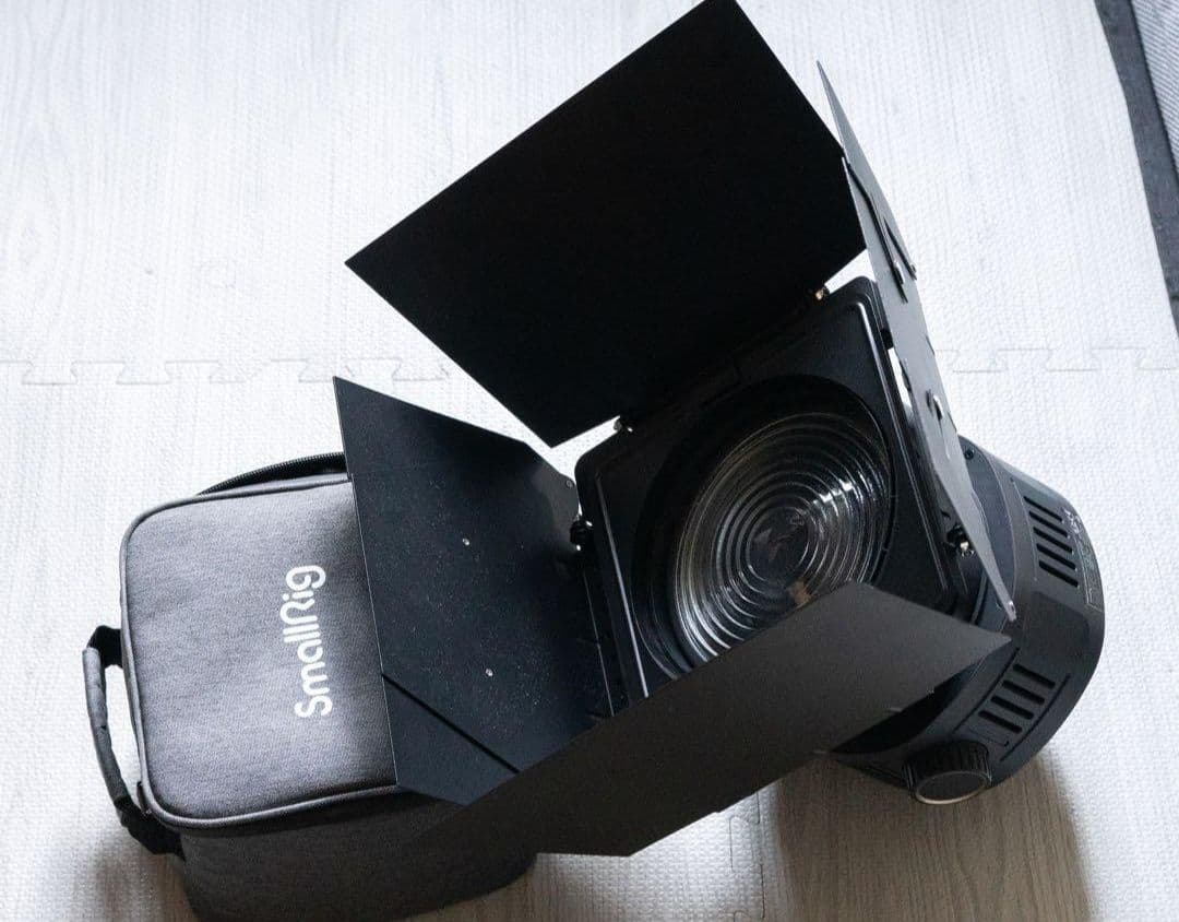 S*》様 SmallRig RA-F150 フレネル　RA-BD08バーンドア