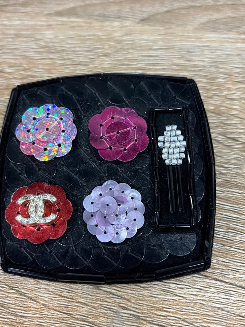 A*e様 シャネル ココマーク04A ブローチ GP×プラスチック×ラインストー