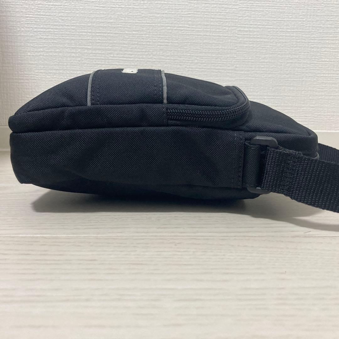 ✨超美品✨BALENCIAGA　ショルダーバッグ　ナイロン　ロゴ　黒