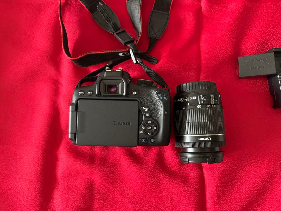 Canon EOS Kiss X8i18-55IS STM レンズキット極美品