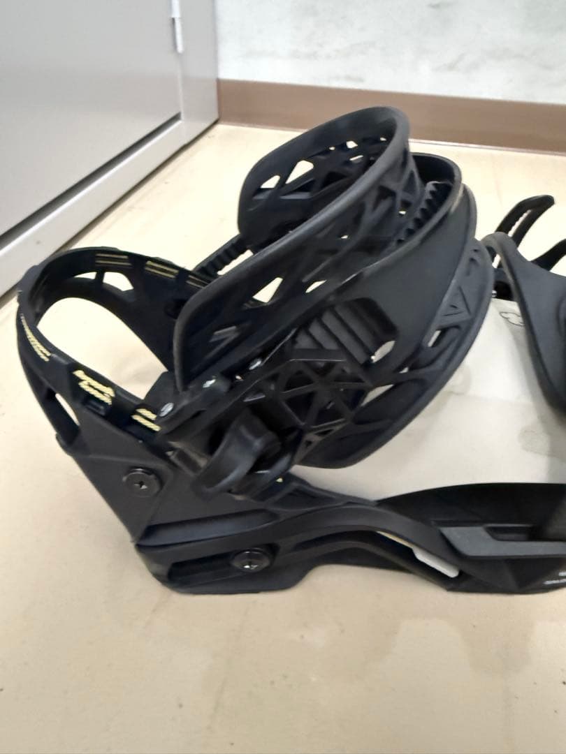 SALOMON district und 23-24モデル　サイズM 補修有