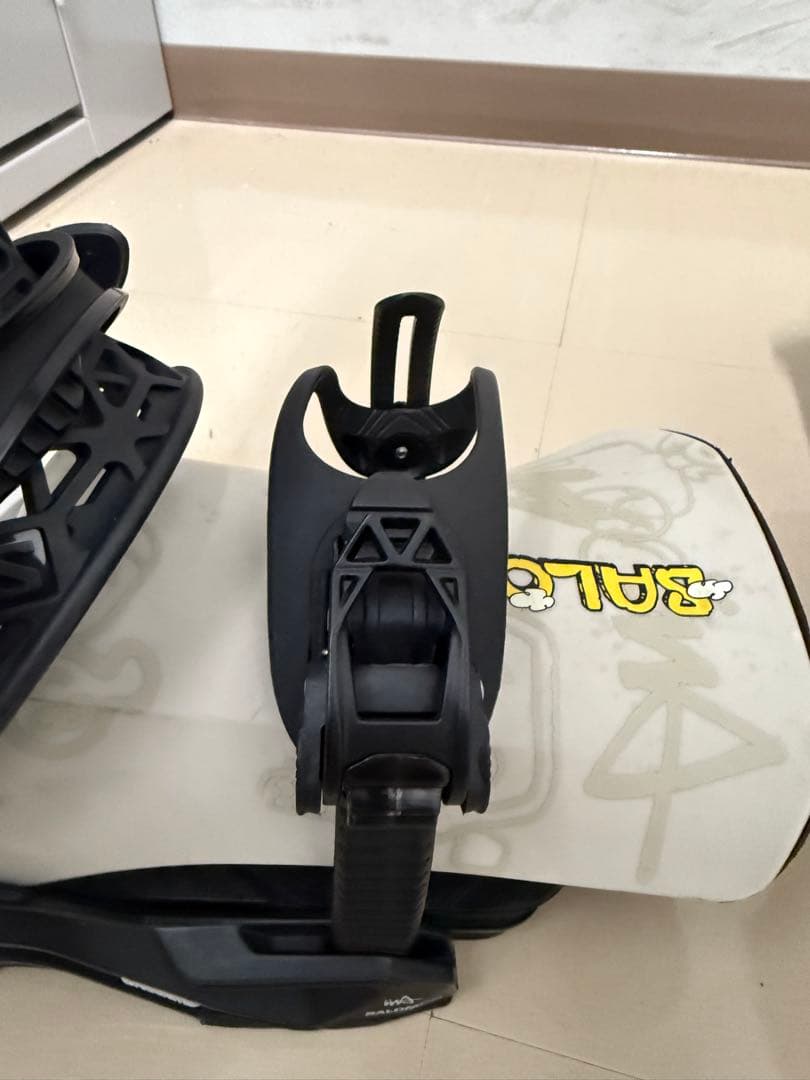 SALOMON district und 23-24モデル　サイズM 補修有