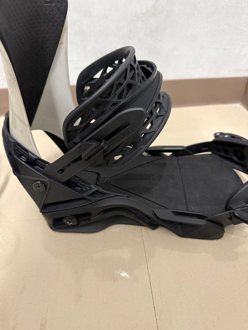 SALOMON district und 23-24モデル　サイズM 補修有