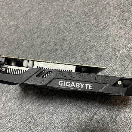 正常動作品 GIGABYTE GTX1650 4GB 補助電源不要モデル