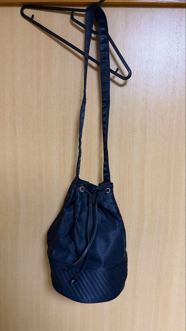 Yves Saint Laurent ショルダーバック 巾着型