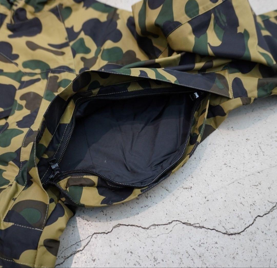 アベイシングエイプ　スノボJK ゴアテックス　BAPE カモ サイズM