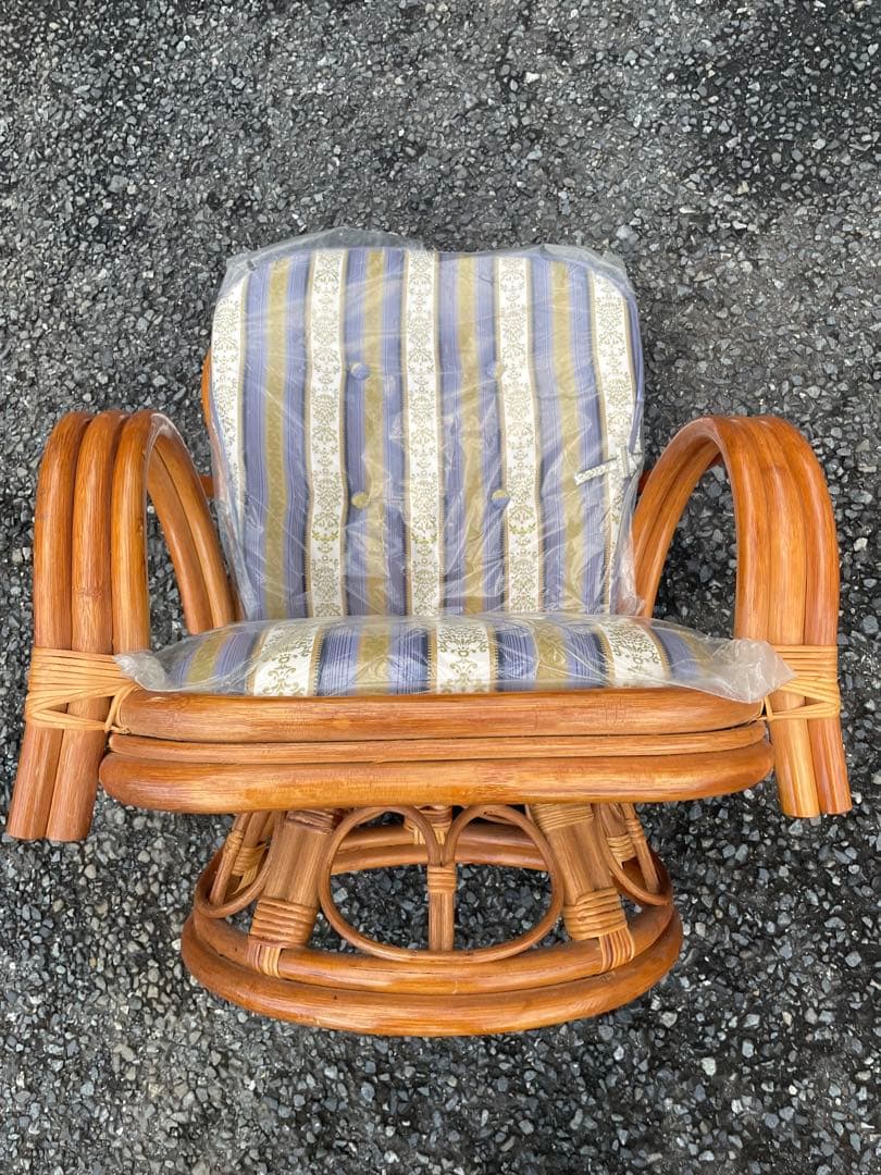 新品　光製作所 籐 ラタン 回転椅子 回転式座椅子 肘掛け ラタンチェア