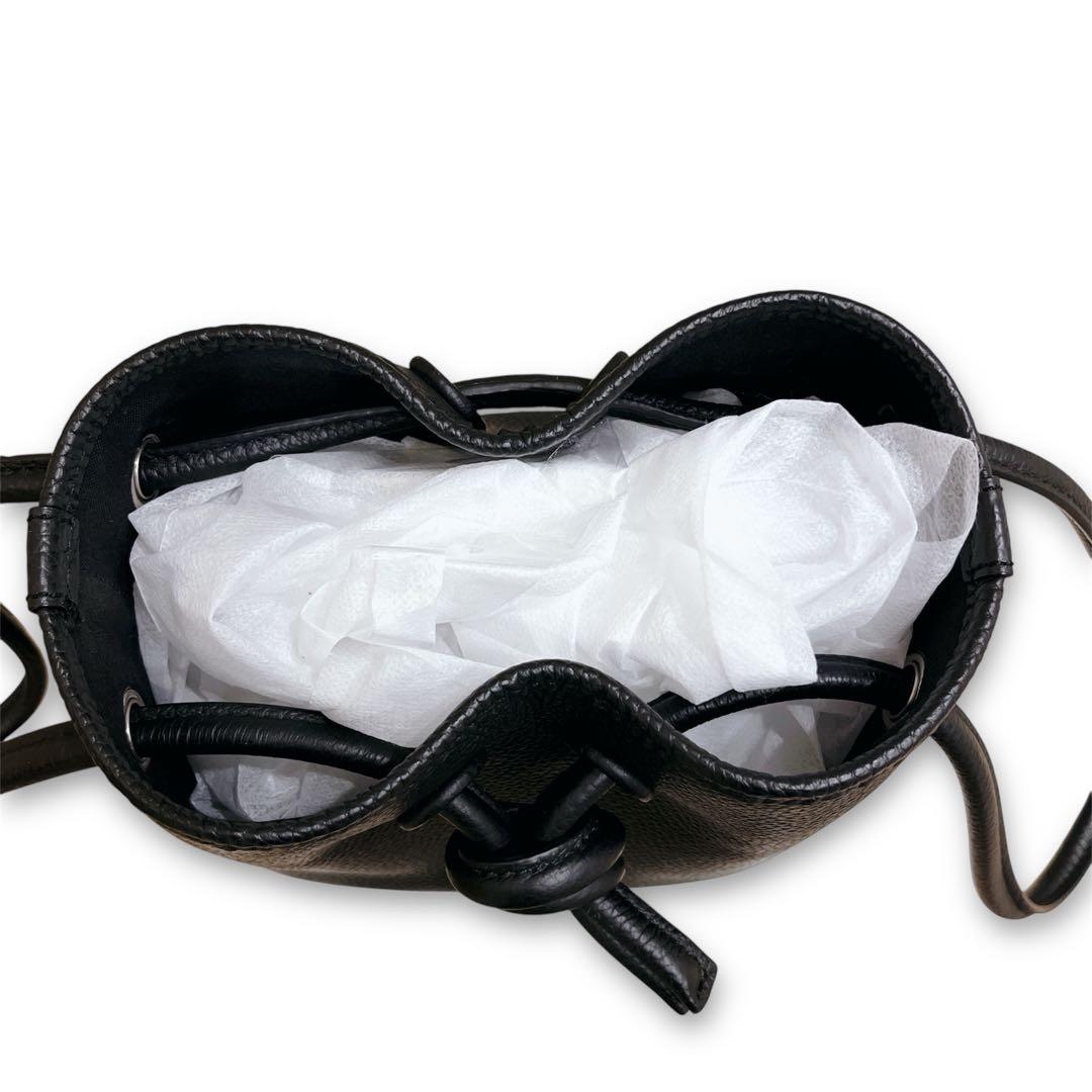 【極美品】 VASIC ヴァジック ボンドミニ ハンドバッグ ブラック レザー