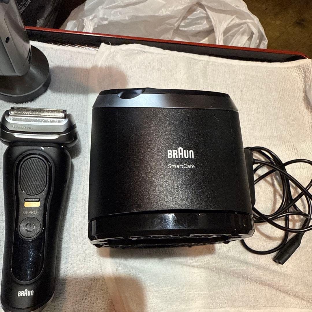 ブラウン シリーズ9 Pro+ メタリックシルバー 本体+充電器+自動洗浄器付け