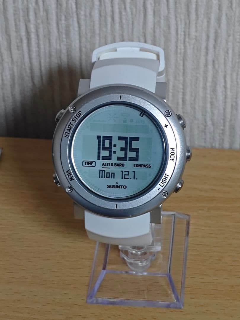 SUUNTO CORE Alu Pure White 稼働品