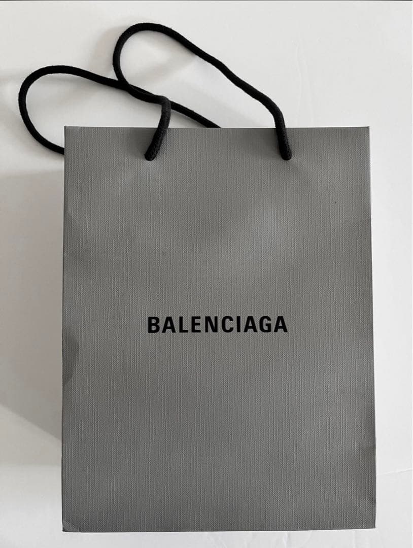 小物 balenciaga invitation spring 24