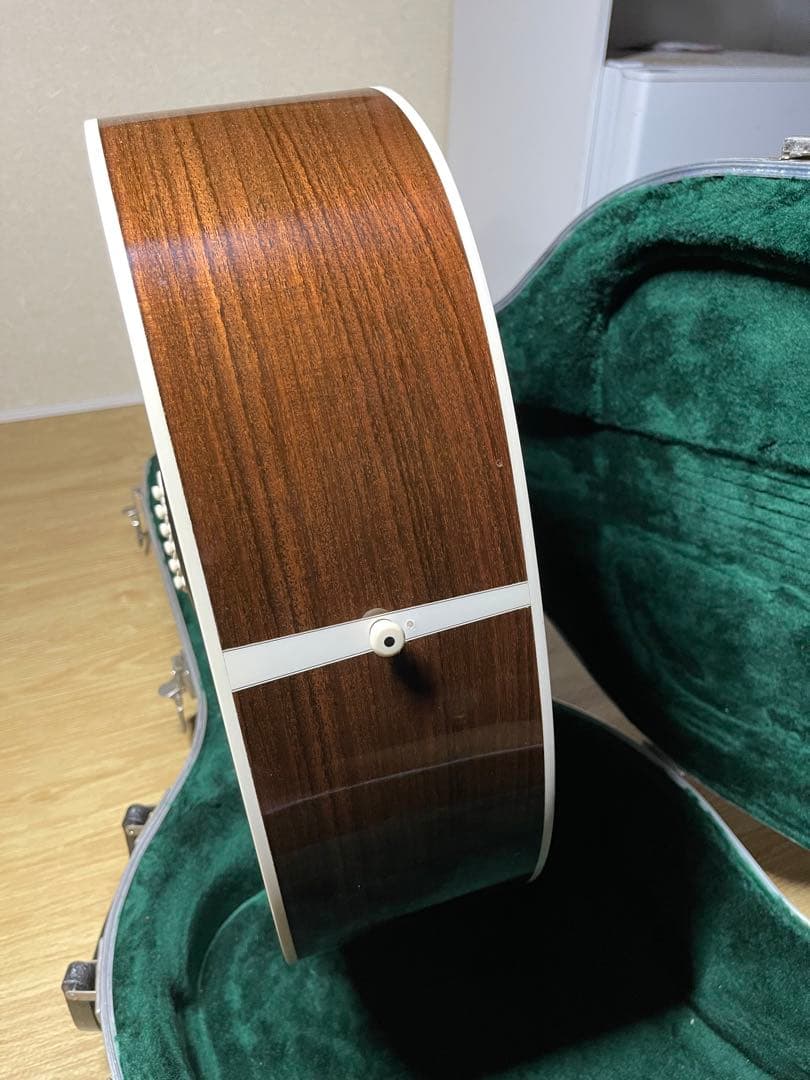 Martin D-28 2013年製 純正ハードケース付