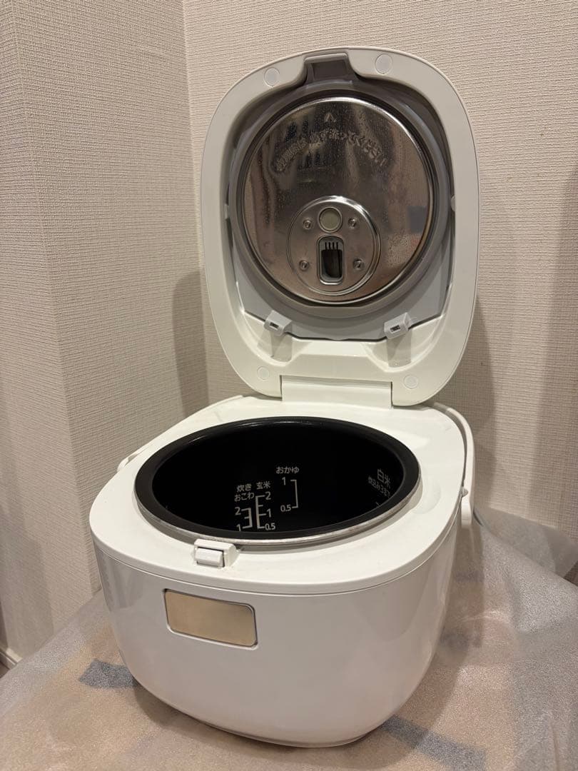 パナソニック Panasonic IHジャー炊飯器 備長炭釜SR-KT060-W
