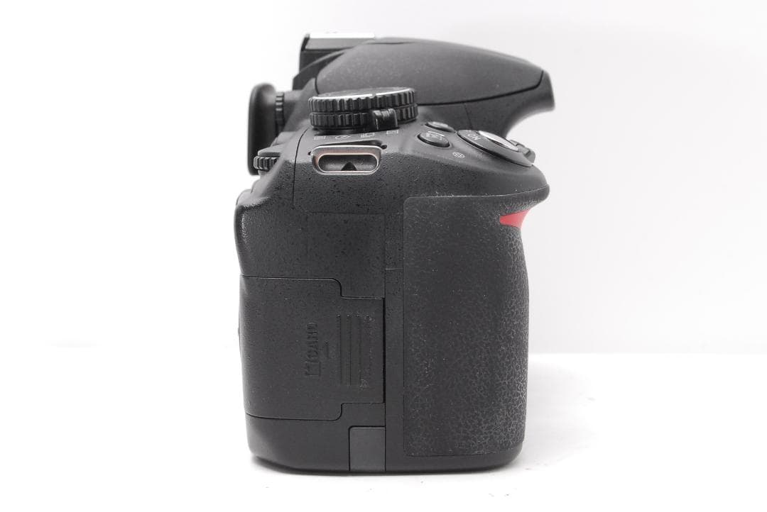 【新品級ショット数　外箱付】Nikon D3100　スマホ転送　動画も撮影できる