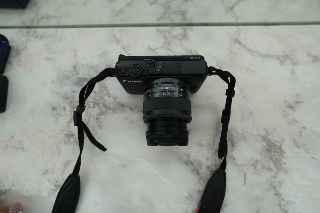 Canon ミラーレス一眼 ブラック 交換レンズ付き