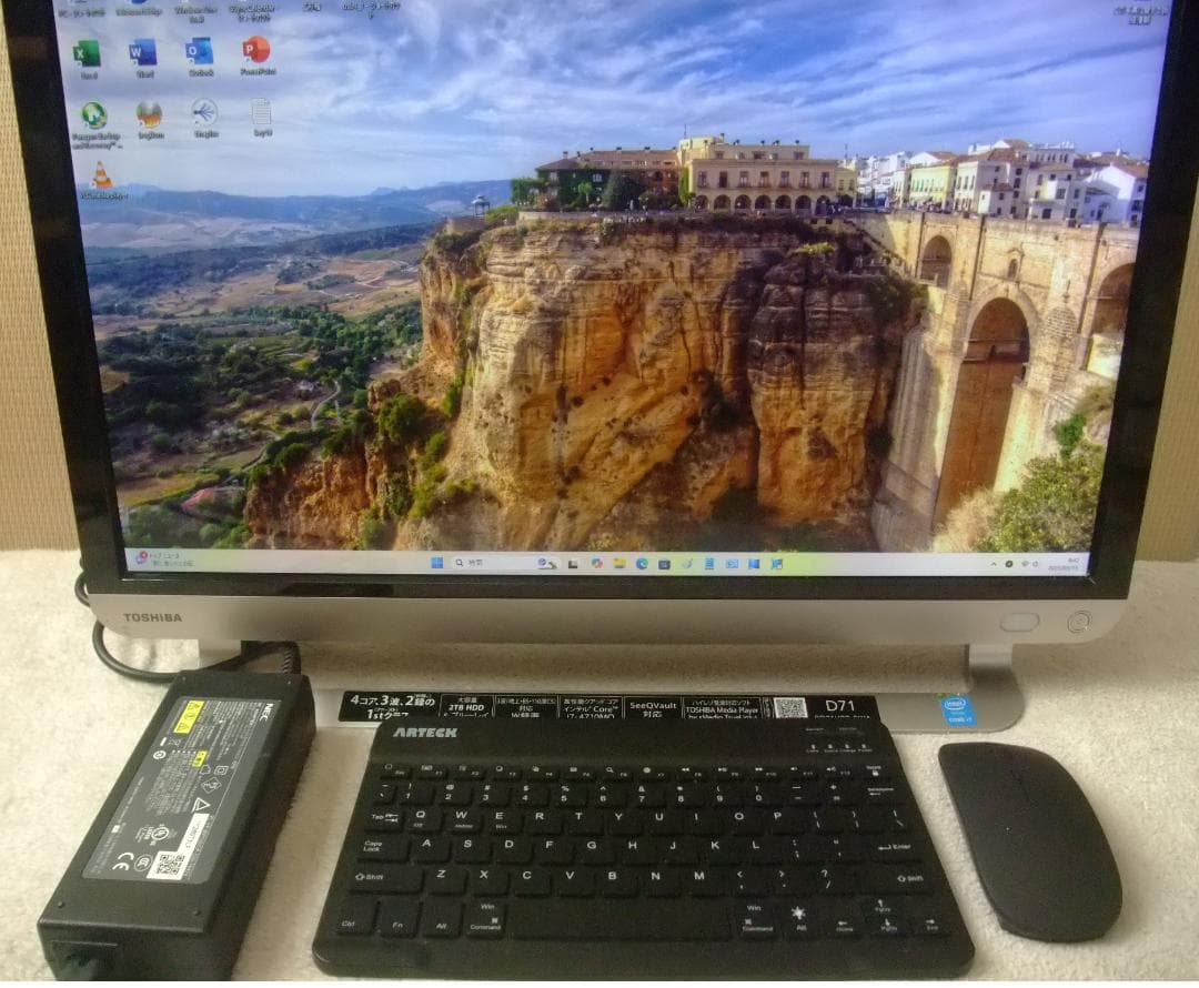 D71/UB W11 i7 8GB 2TB TV BD BT Office即使用