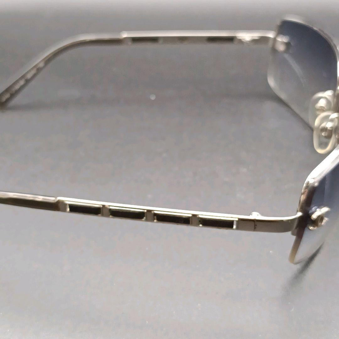 シャネル グラデーション サングラス ココマーク レザーチェーン リムレス