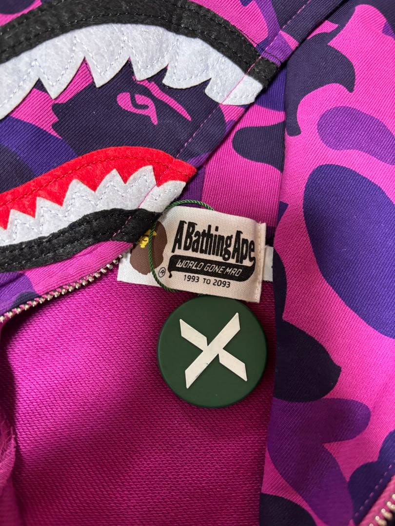 APEシャークパーカー